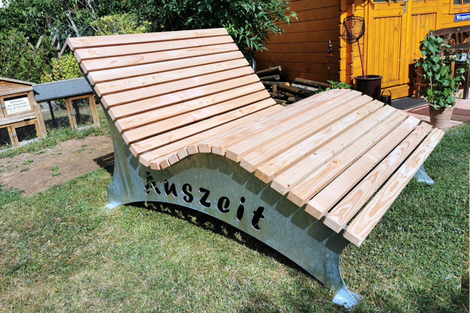 Relaxbank für den Garten oder die Terrasse ChillGrill